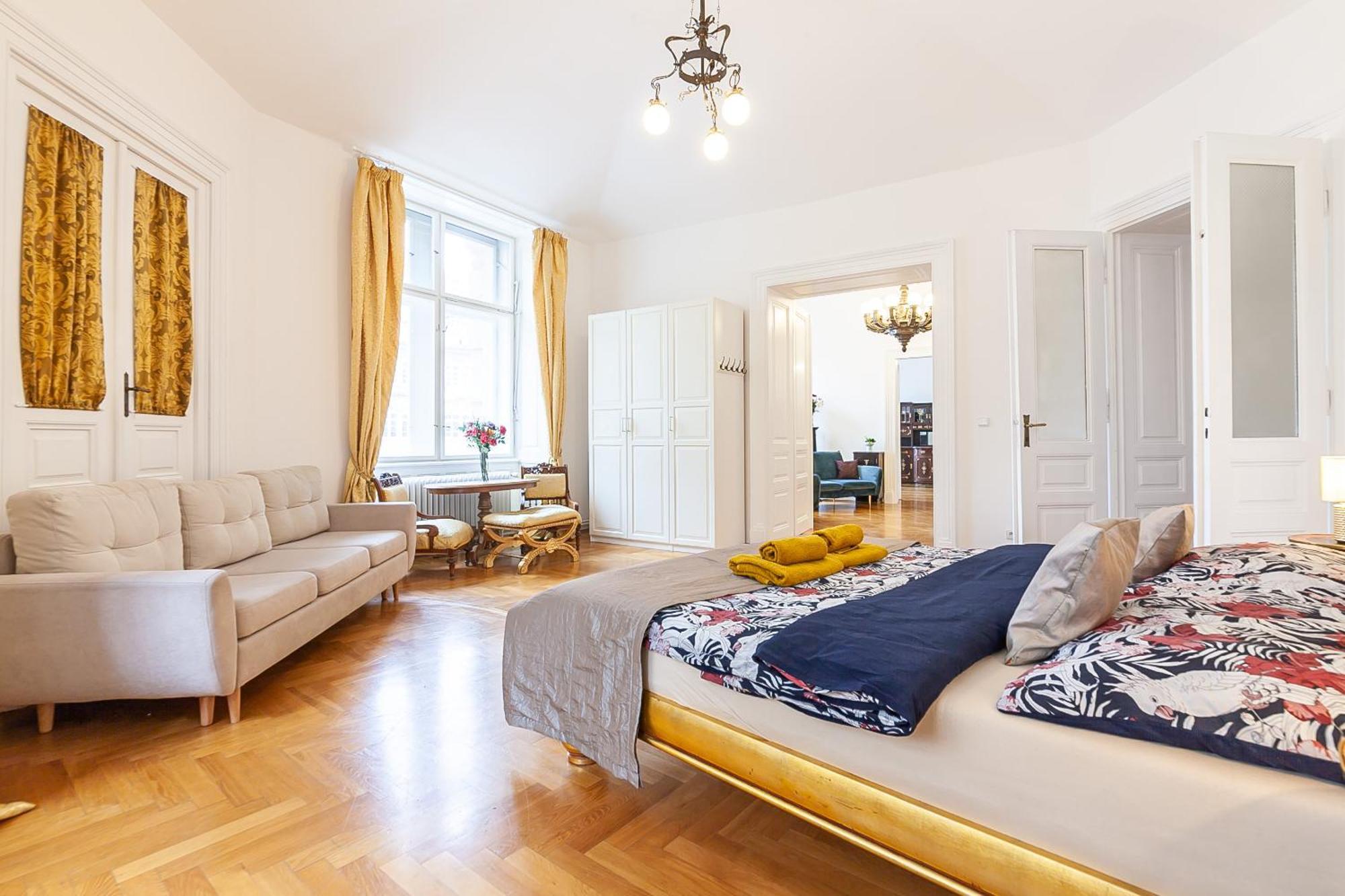 Royal Apartment By Charles Bridge View Of Saint Nicholas Church * Prag