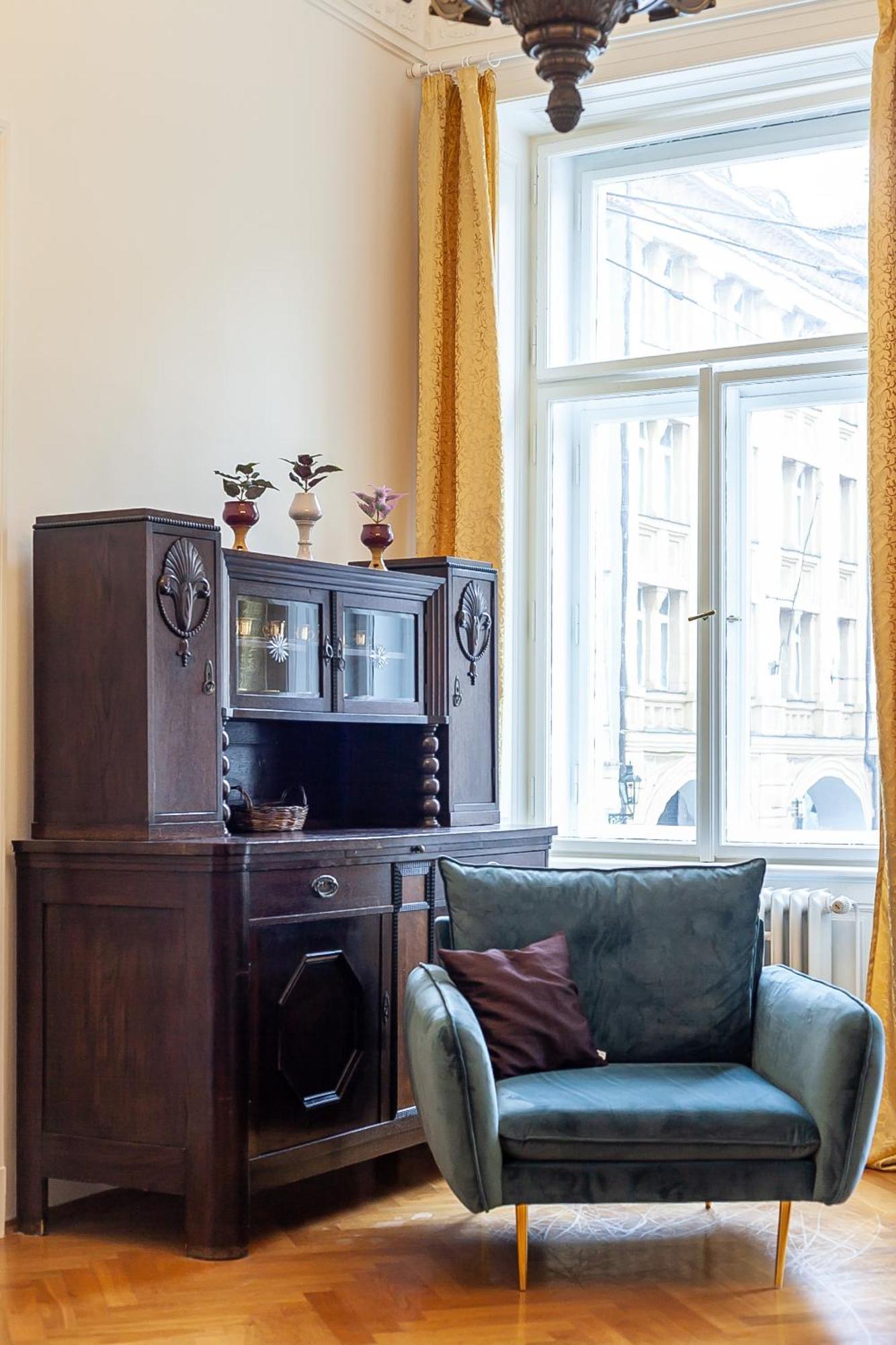 Royal Apartment By Charles Bridge View Of Saint Nicholas Church Apartment Prag