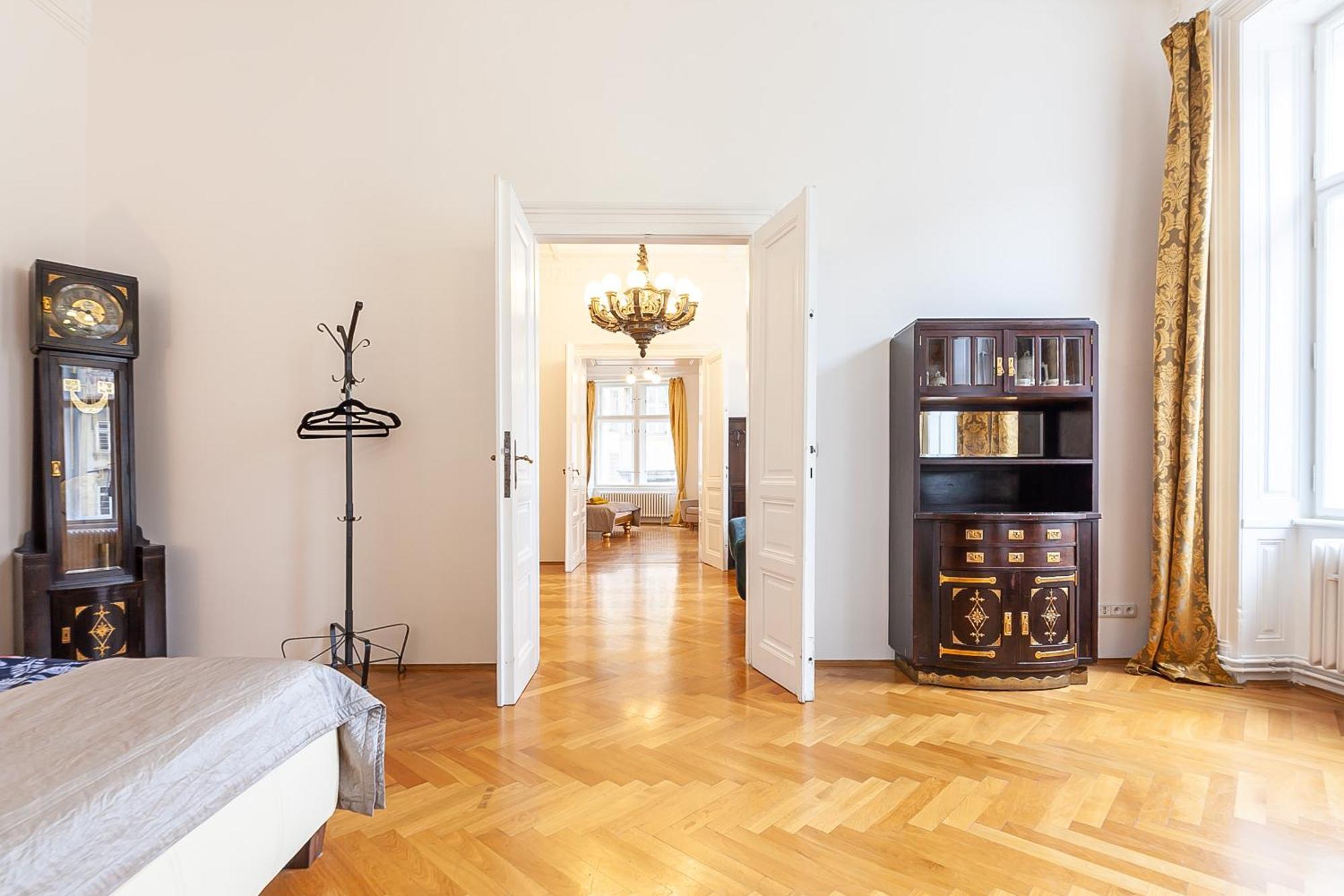 Royal Apartment By Charles Bridge View Of Saint Nicholas Church Prag